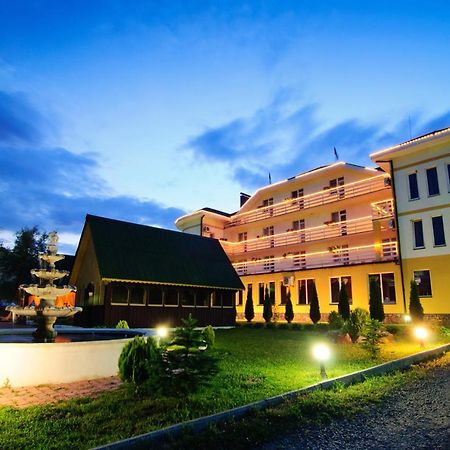 Hotel Continent Polyana  Luaran gambar