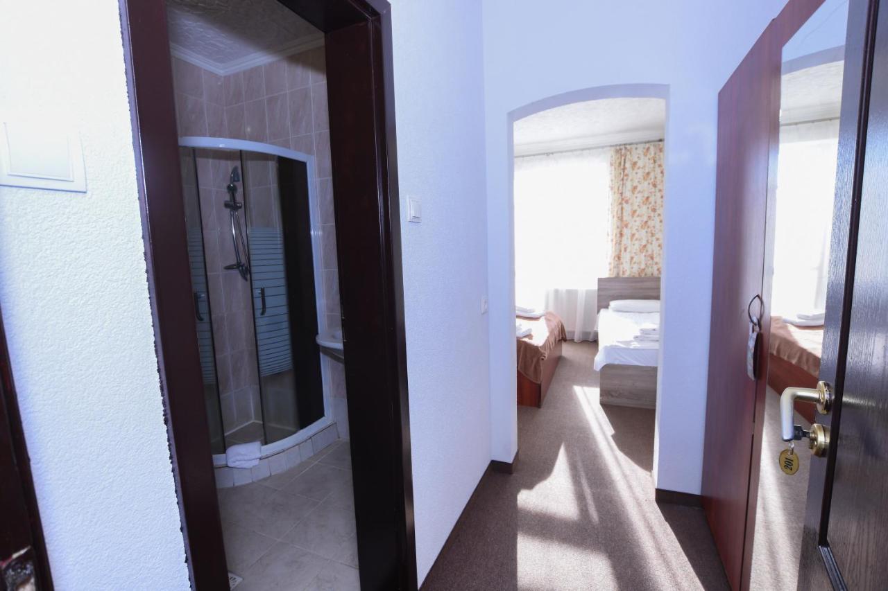 Hotel Continent Polyana  Luaran gambar