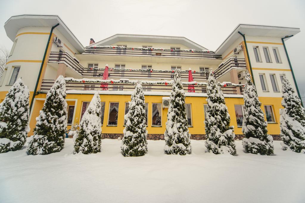 Hotel Continent Polyana  Luaran gambar